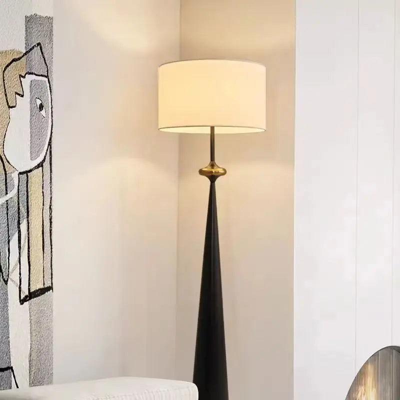 Modern Minimalist Living Room Sofa Bedroom Atmosphere Floor Lamp With French Retro Style High-end Study Lighting Fixtures